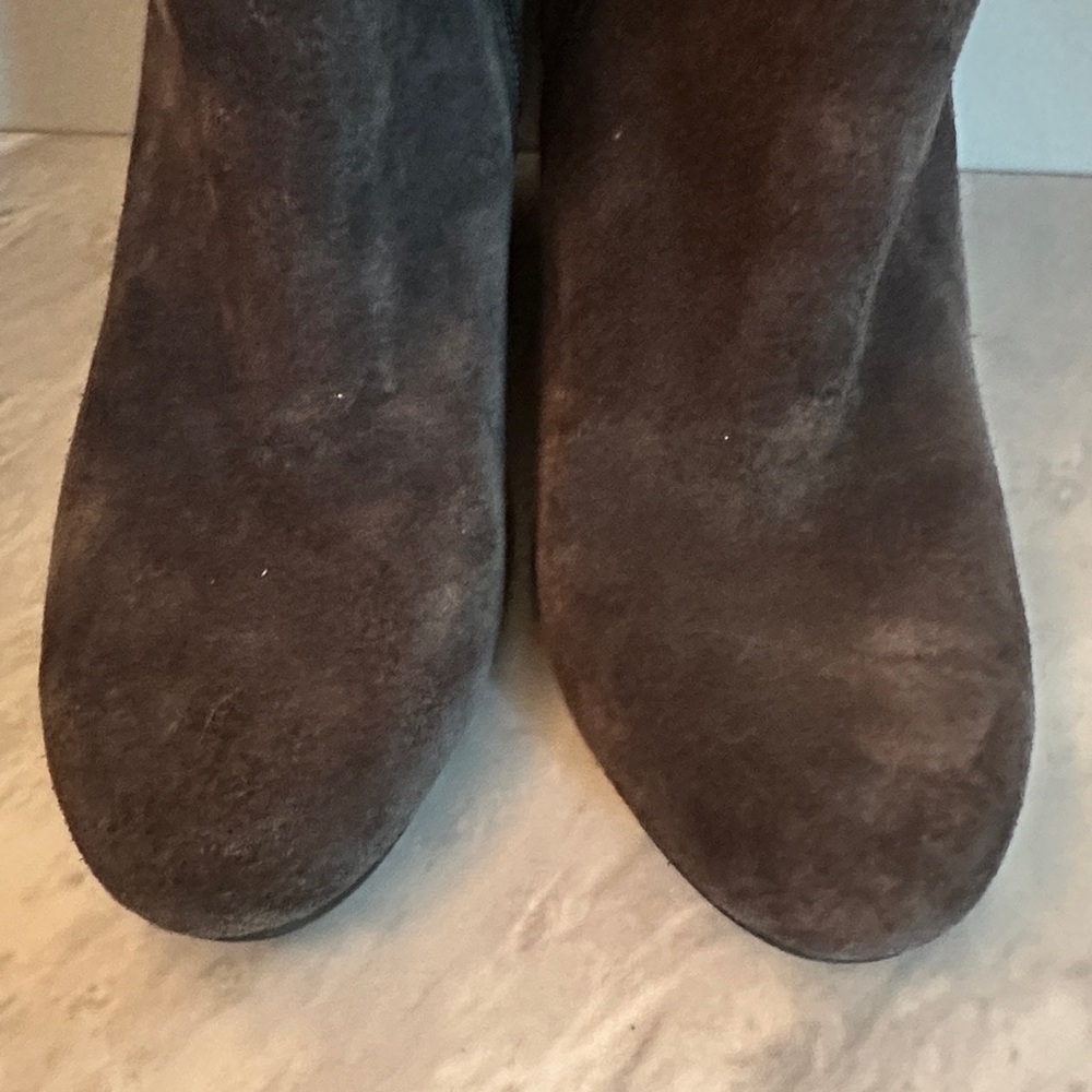 Dolce Vita Suede Wedge Ankle Boots Women’s Size 9 - Picture 2 of 5